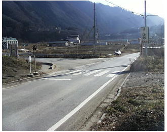 牧水橋前T字路